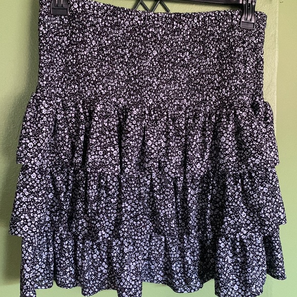 Michael Kors Dresses & Skirts - Michael Kors skirt size L